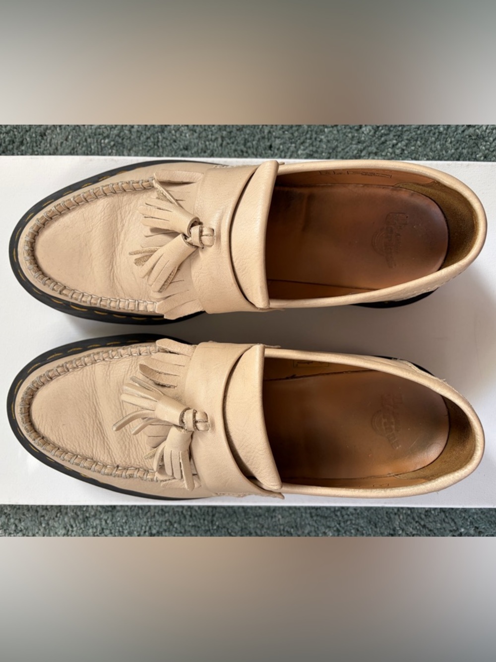 Dr. Martens cream tassel loafers – soft leather – neutral staple🖤